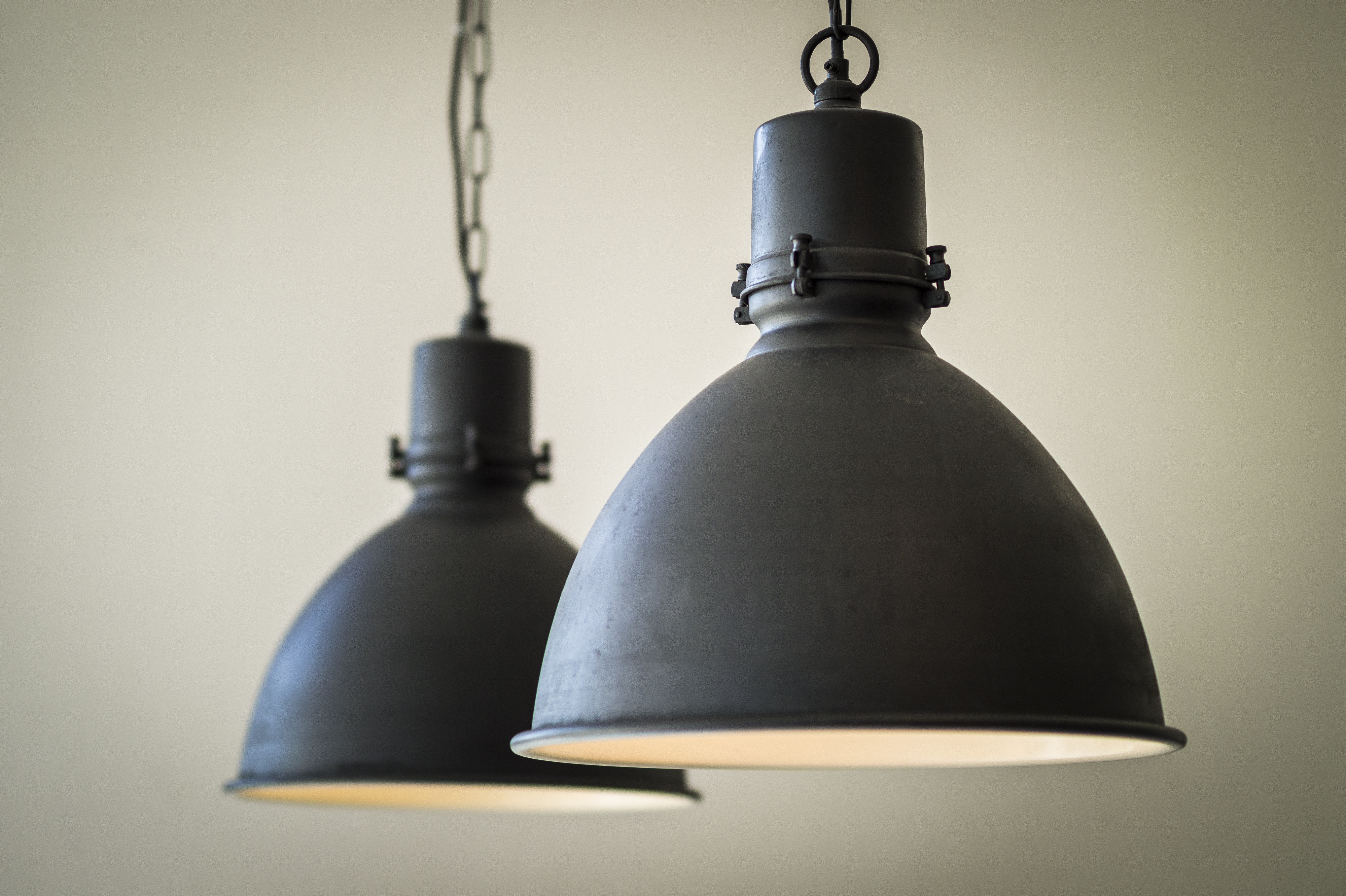Industriële zwarte fabriekslamp kopen op stoerelampen.nl